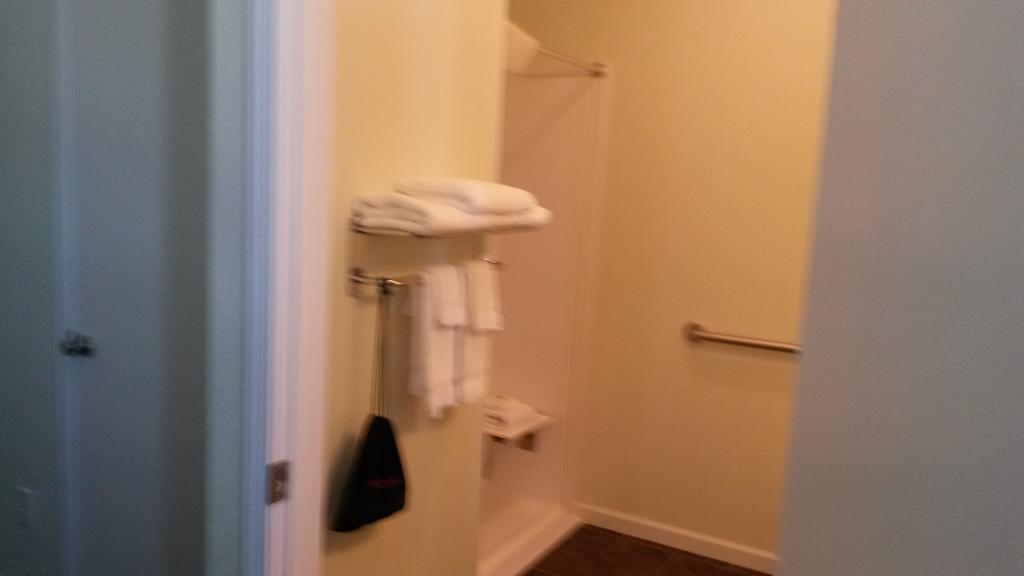 Barons Lodge Killdeer Room photo